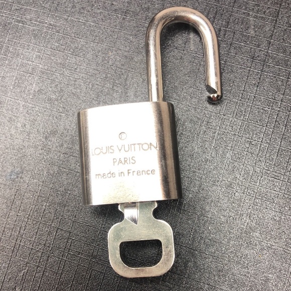 LOUIS VUITTON Brushed Palladium Lock and Key Silver Padlock Rare #301 - Picture 6 of 8